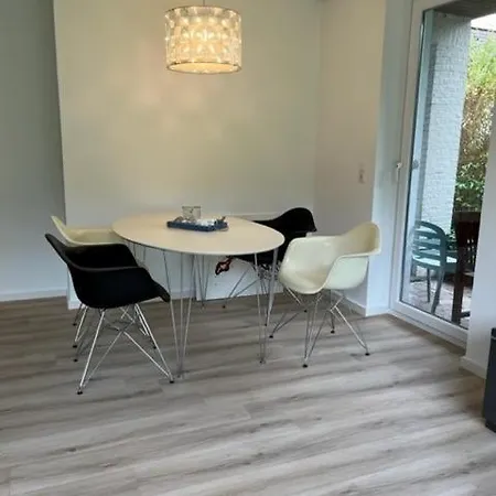 Ostseeparadies Mit Garten, 3 Zimmer, Strandnah דירה שרבאוץ